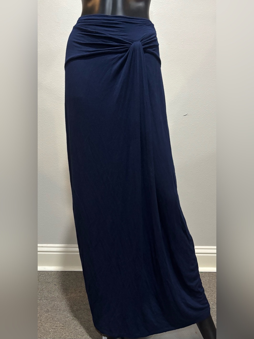 Iman Global Chic Navy Blue knit Maxi Skirt skims hips and waist Sz XS S